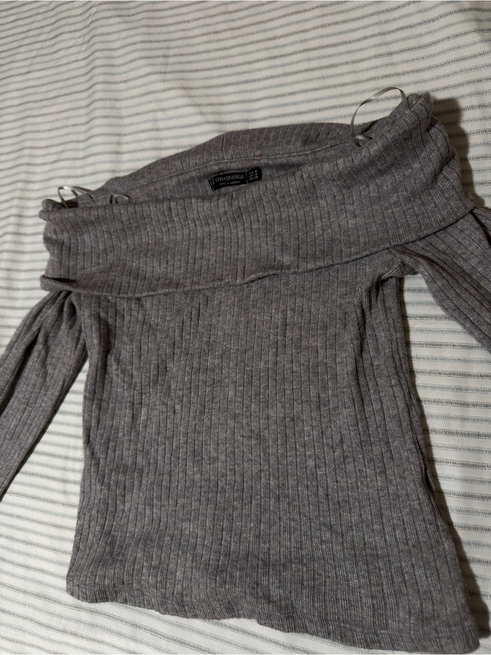 stradivarius Ribbed Off-Shoulder Sweater Top - Gray